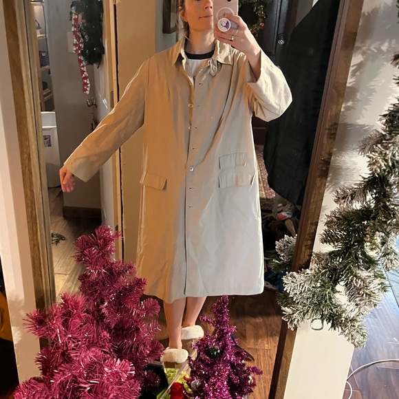 vintage trench coat - Picture 2 of 10